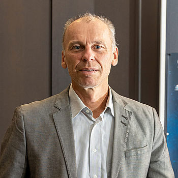 Prof. Dr. Stefan Bratzel
